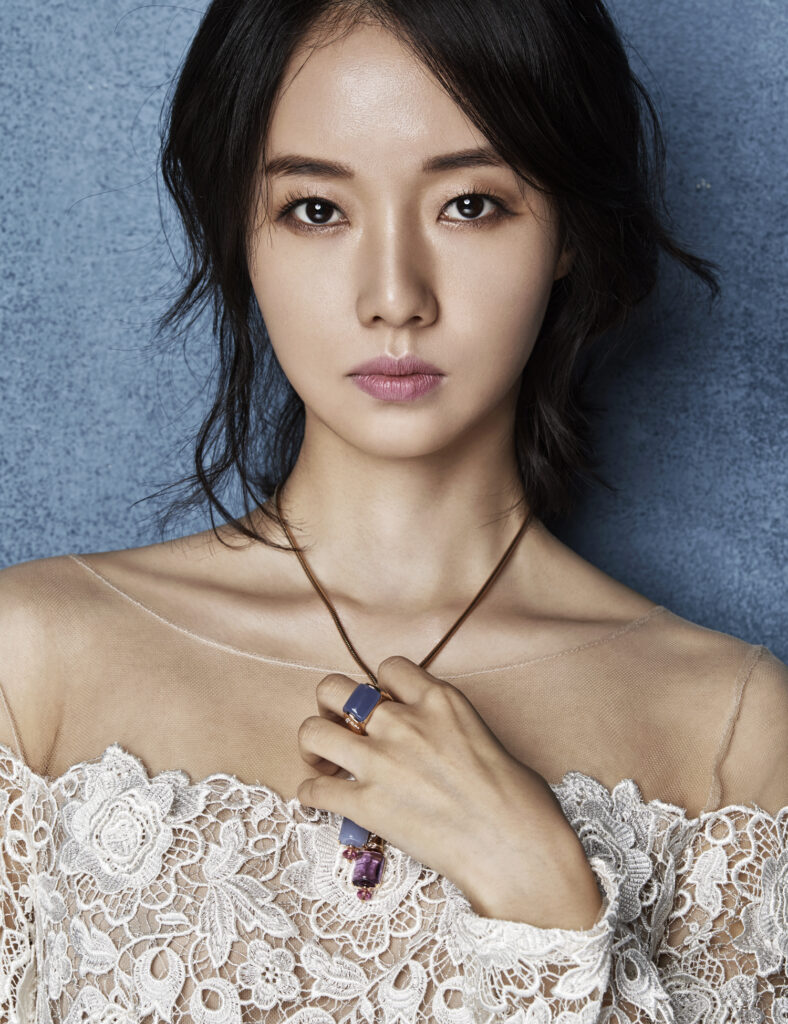 Portrait Lee Jung-Hyun, la chanteuse et actrice renommée sélectionnée comme Programmatrice de l'année au Festival International du Film de Jeonju, 2025