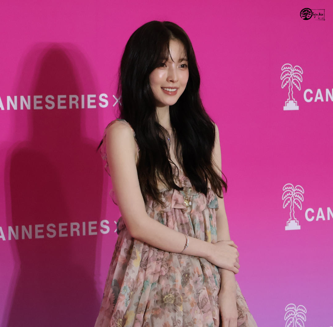 Arin sur le tapis rose de Canneseries à Busan. Photo par Marion Pichardie