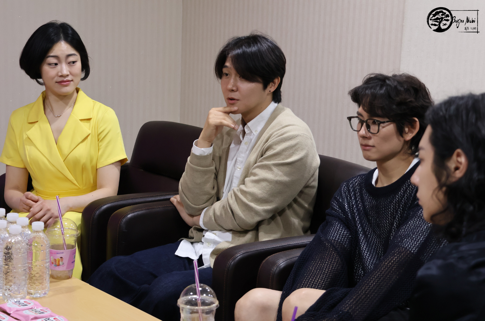 Le réalisateur Cho Chang-Keun dans les loges lors de notre rencontre. Photo par Marion Pichardie