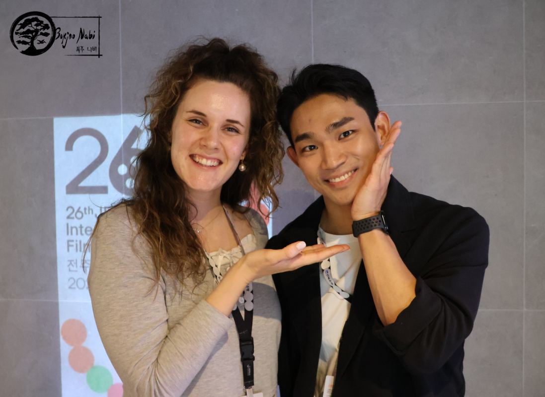 L'acteur Cho You-Hyun et moi-même lors de notre deuxieme rencontre au Festival International du Film de Jeonju. Photo par Bokjoo Nabi, tous droits réservés.